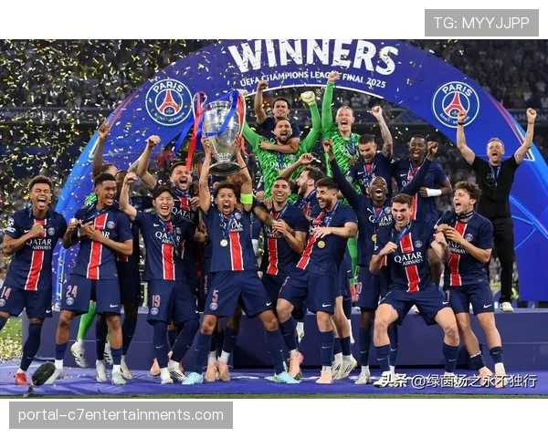 战术复盘:巴黎圣日耳曼如何用532防守反击击穿巴萨防线